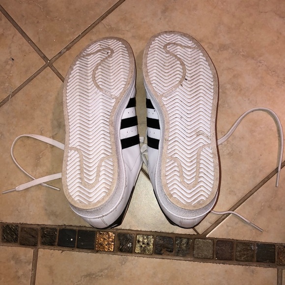 Women’s Adidas Superstar - Picture 5 of 5